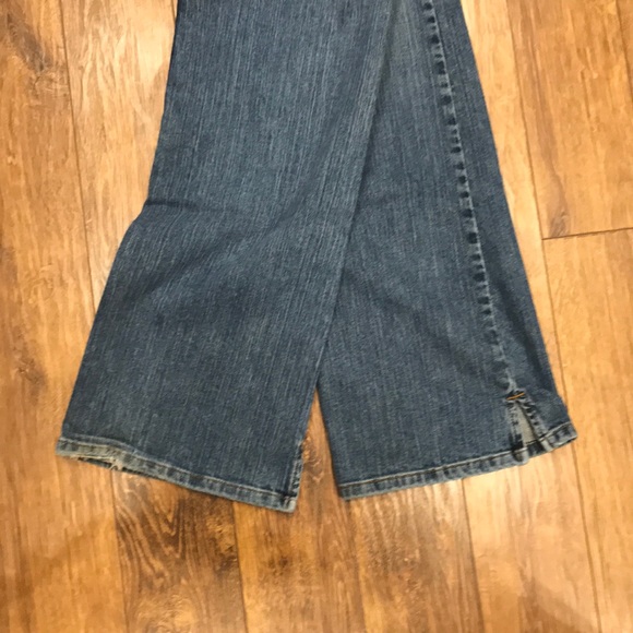 Lucky brand jeans. Sz 31 long. Mid rise. - Picture 3 of 4